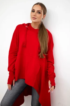 Raudonos spalvos palaidinė su platėjančia apačia