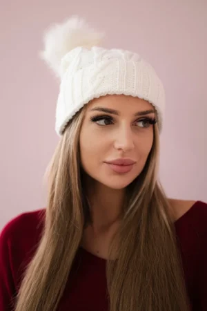 Vilnonė pintinė kepuraitė K226 balta
