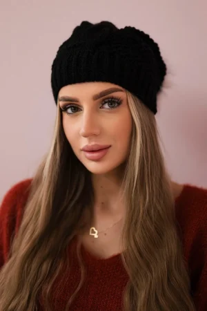 Vilnonė kepurė Sandra K210 juoda