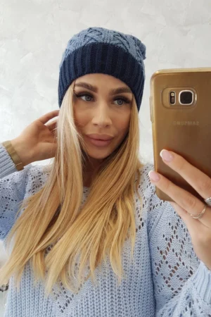 Bibiana vilnonė kepurė K264 tamsiai mėlyna + džinsai