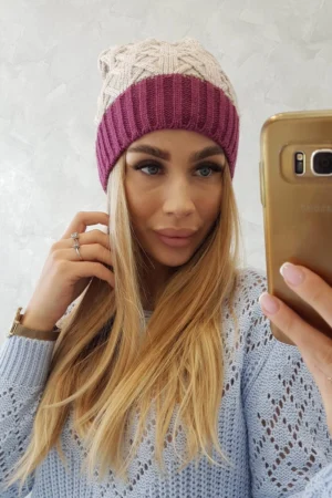 Bibiana vilnonė kepurė K264 tamsiai violetinė+šviesiai smėlio spalvos