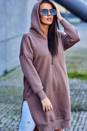 Šiltas džemperis su šoninėmis iškirptėmis Mocca