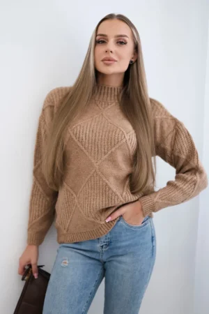 Megztinis, įdėtas virš galvos deimantais Kupranugaris