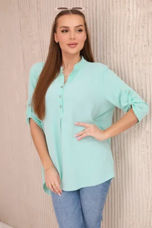 Palaidinė su ilgesne nugara mėta