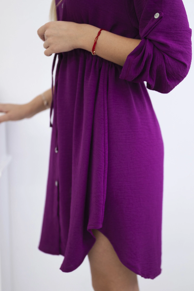 Suknelė su sagų užsegimu ir kaklaraiščiu ties juosmeniu tamsiai violetinė - Image 4