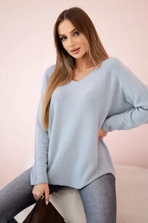 V formos kaklo megztinis pilka