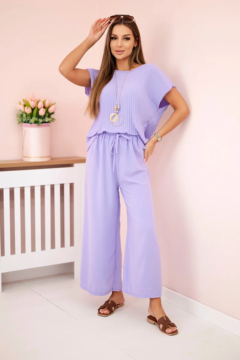 Viskozės komplektas klostuota palaidinė + kelnės šviesiai violetinė