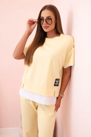 Moteriškas sviesto komplektas trumpomis rankovėmis ir kelnėmis geltonas