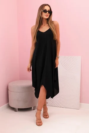 Moteriška suknelė su dirželiais, platėjančiais asimetrišku apvadu juodas