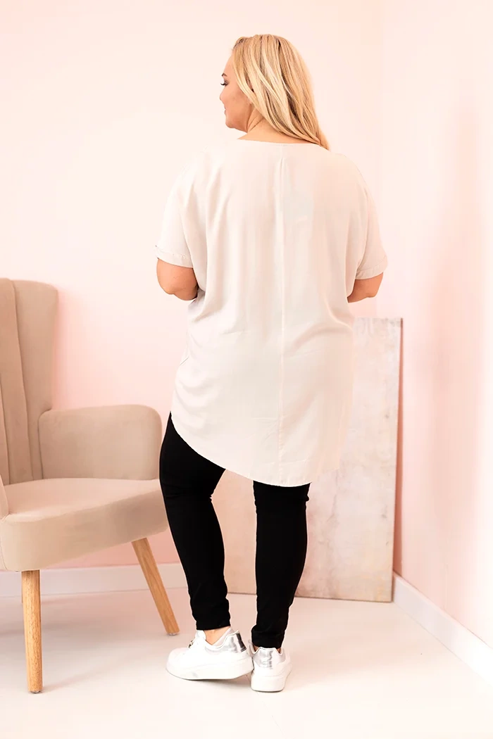 Moteriška Plus Size viskozinė palaidinė su gėlių raštu ir užrašu smėlio spalvos - Image 4