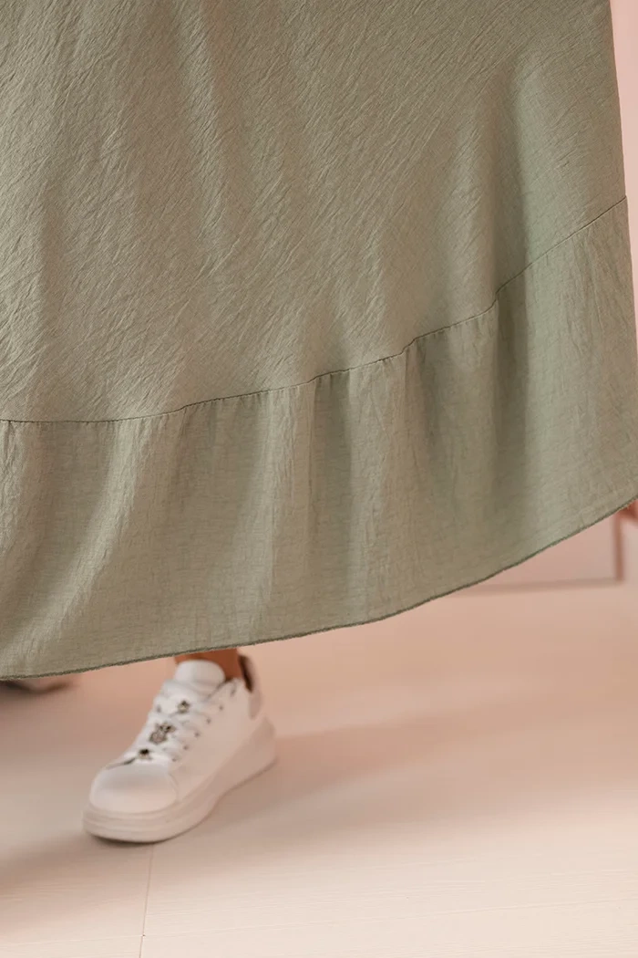 Moteriška Plus Size suknelė trumpomis rankovėmis ir raukiniais iš lengvos viskozės chaki - Image 4