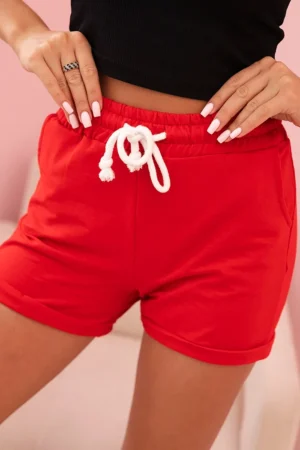 Moteriškos medvilninės šortai su guma ir raišteliu juosmenyje raudonos