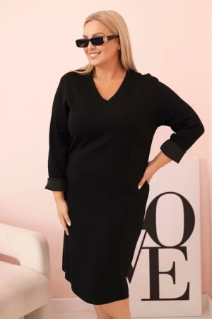 Moteriška Plus Size suknelė su V formos iškirpte ir rankovėmis juoda
