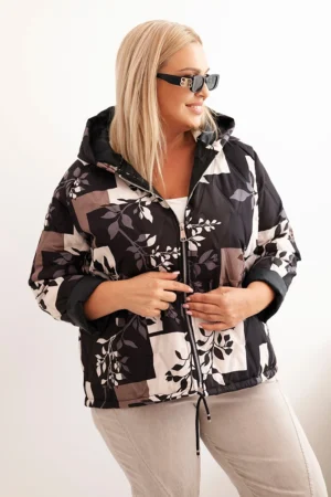 Moteriška Plus Size striukė su kapišonu ir pailgintu nugaros dalimi juoda