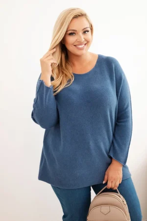 Moteriška plus size megzta palaidinė su laivapriekiniu iškirpimu džinsinė