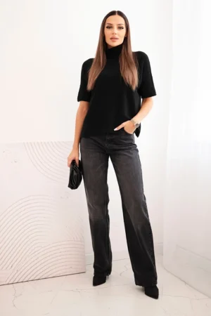 Moteriškas laisvo kirpimo megztinis su golfo apykakle juodas